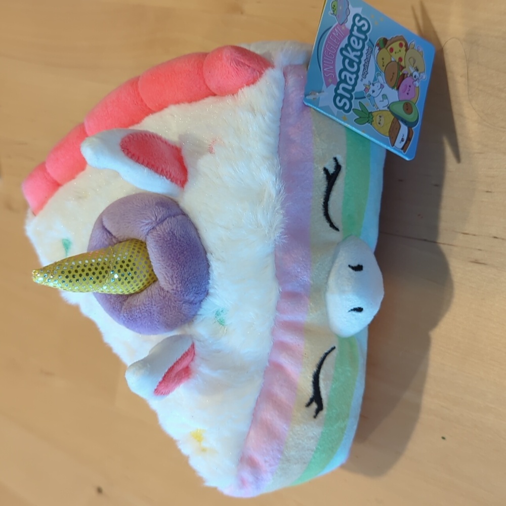 NWT Squishable Snackers Comfort Food Unicorn Rainbow Cake 7" Plush